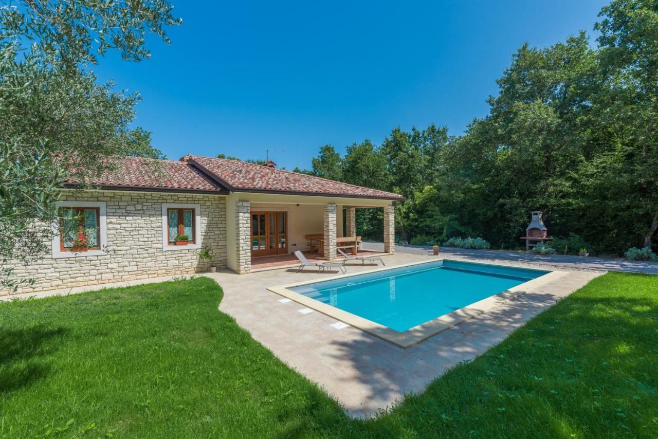 Villa Mirabella Umag Exterior photo